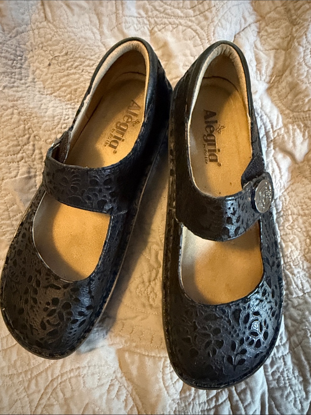Alegria Black Floral Cutout Mary Jane Shoes size 39